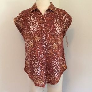 NWT No Boundaries Floral Button Front Top